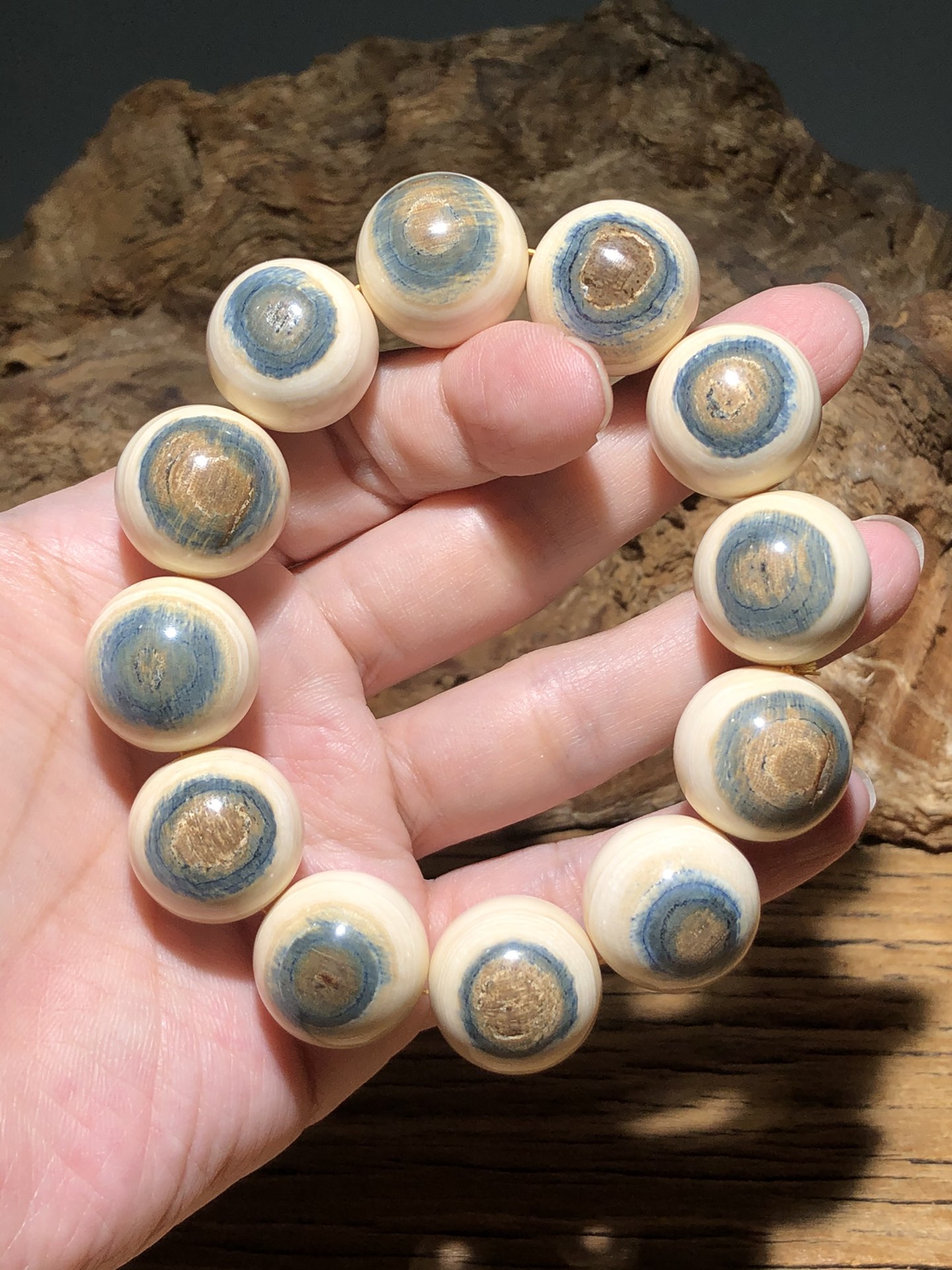 《藍(lán)眼手串》20MM極品天然頂級猛犸牙藍(lán)眼睛，藍(lán)白分明！大自然的孕育