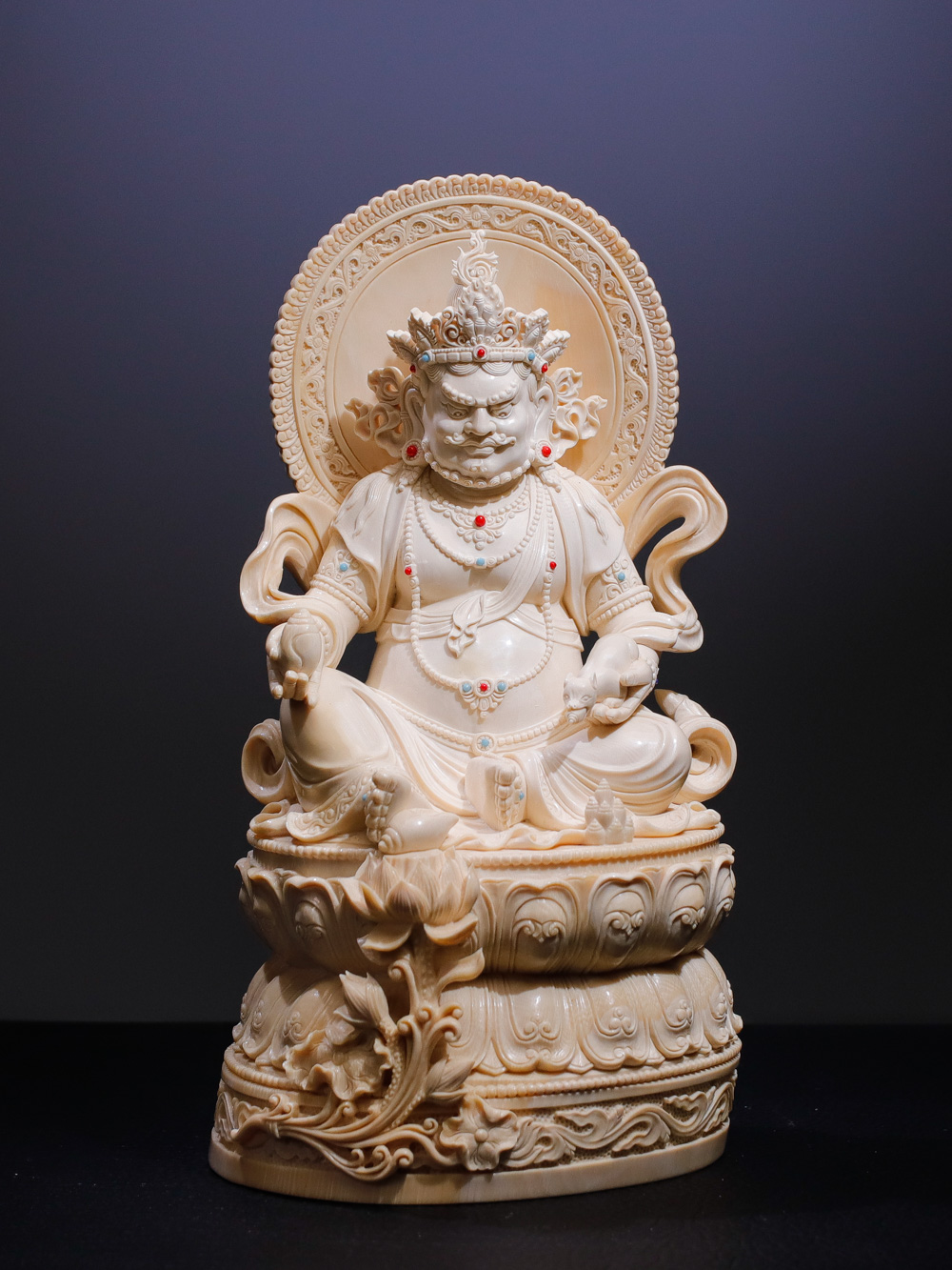 《財(cái)寶天王》賞擺，極品猛犸牙雕冰料黃財(cái)神擺件
